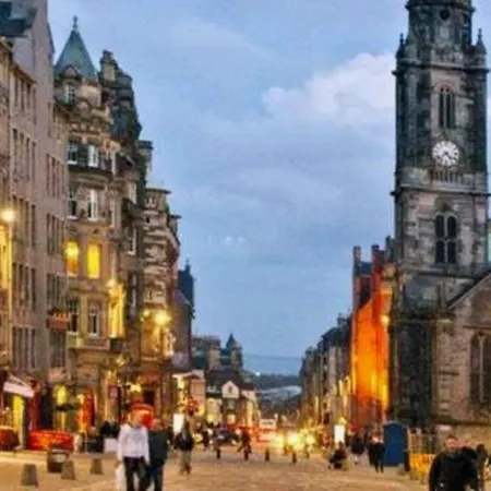 *Amazing Location!*In Heart Of The City. 2Br & Cot Edinburgh Buitenkant foto