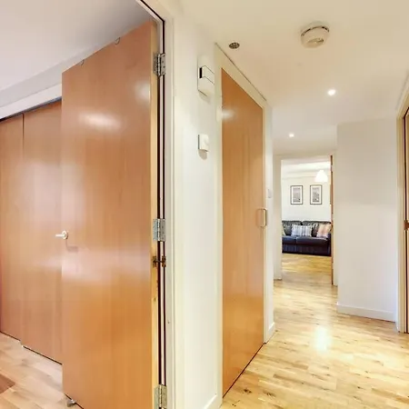 *Amazing Location!*In Heart Of The City. 2Br & Cot Edinburgh Buitenkant foto