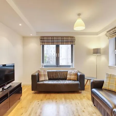 *Amazing Location!*In Heart Of The City. 2Br & Cot Edinburgh Buitenkant foto