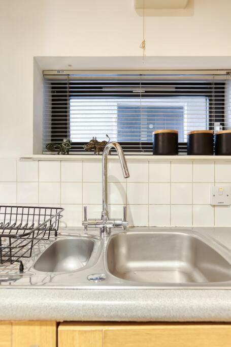 *amazing Location!*in Heart Of The City. 2br & Cot Appartement Édimbourg