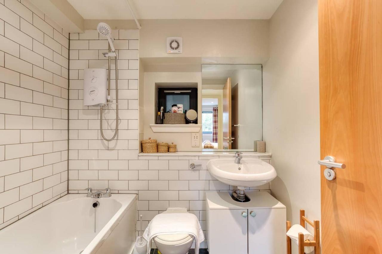 Appartement *amazing Location!*in Heart Of The City. 2br & Cot *