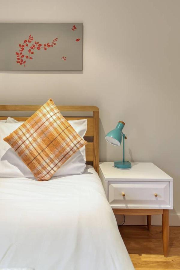 *amazing Location!*in Heart Of The City. 2br & Cot * Édimbourg