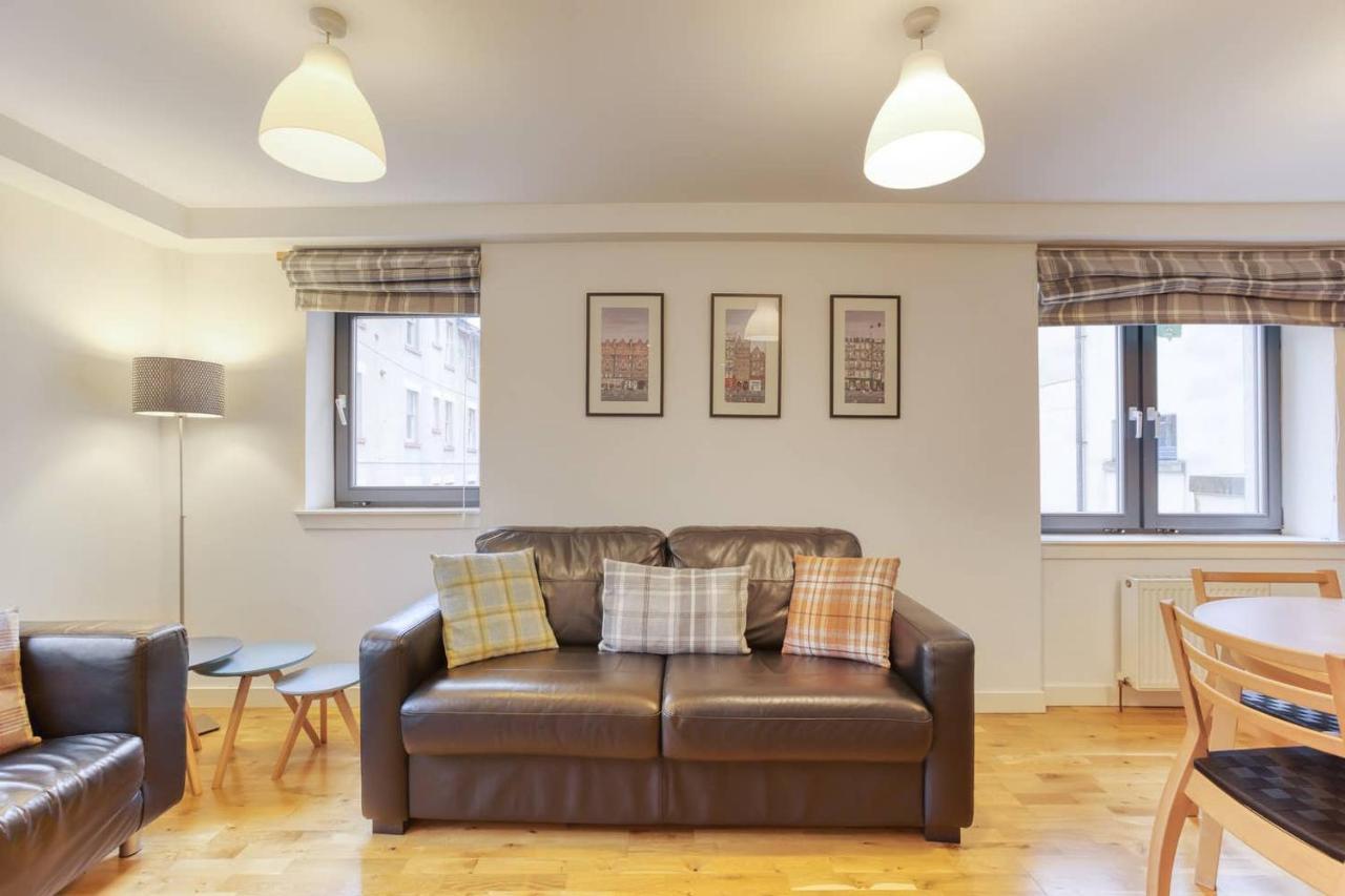 *amazing Location!*in Heart Of The City. 2br & Cot Appartement *